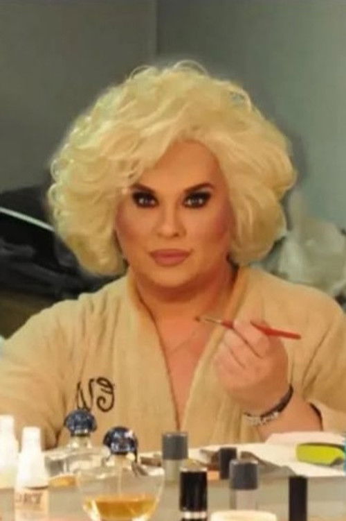 Zize Dupanier as Self : Humoriste transformiste