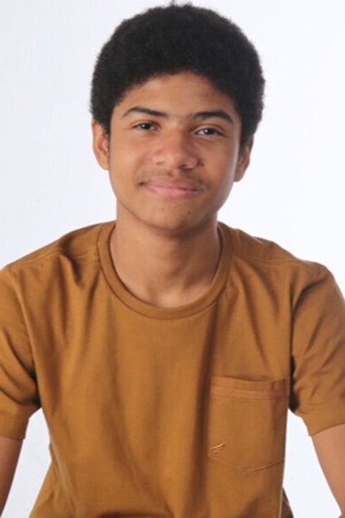 Victor Hugo Martins as Hugo