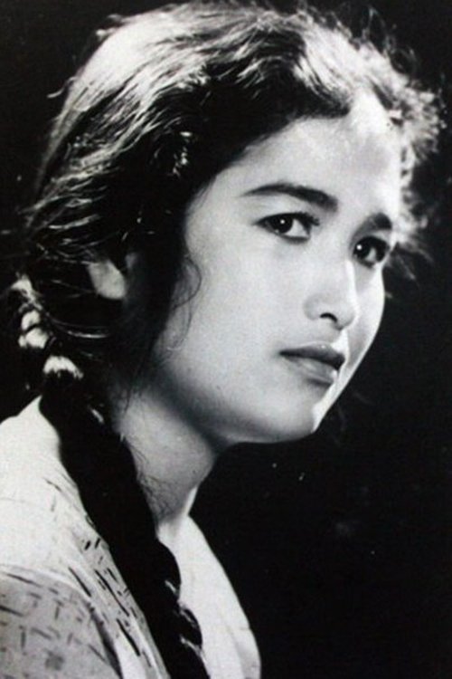 Trà Giang as Bà Tám