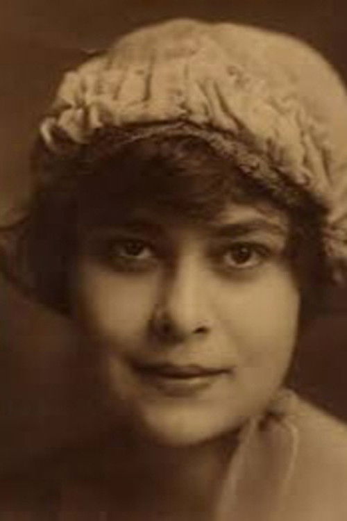 Lillian Culver as Woman (uncredited)