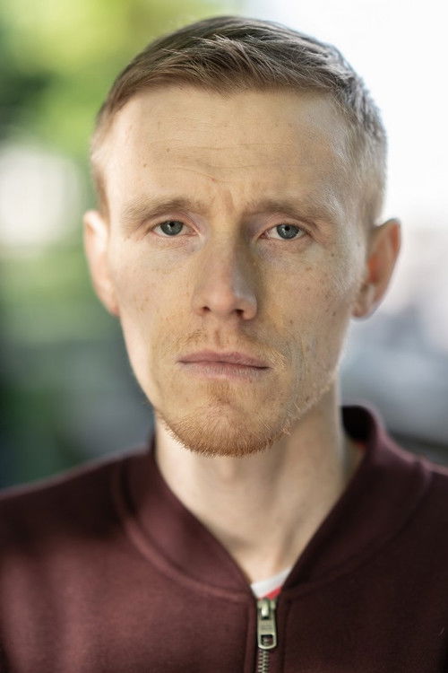 Илья Сланевский as Оскар