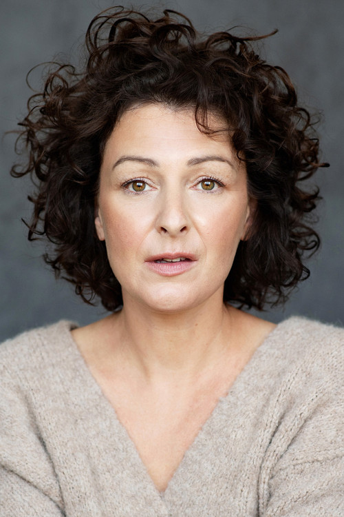 Valérie Cantin as Christine