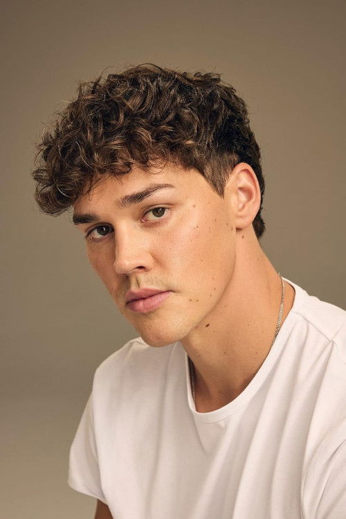 Noah Beck as Drayton Lahey