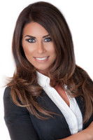 Sandy Nissou as Madeleine Duncan