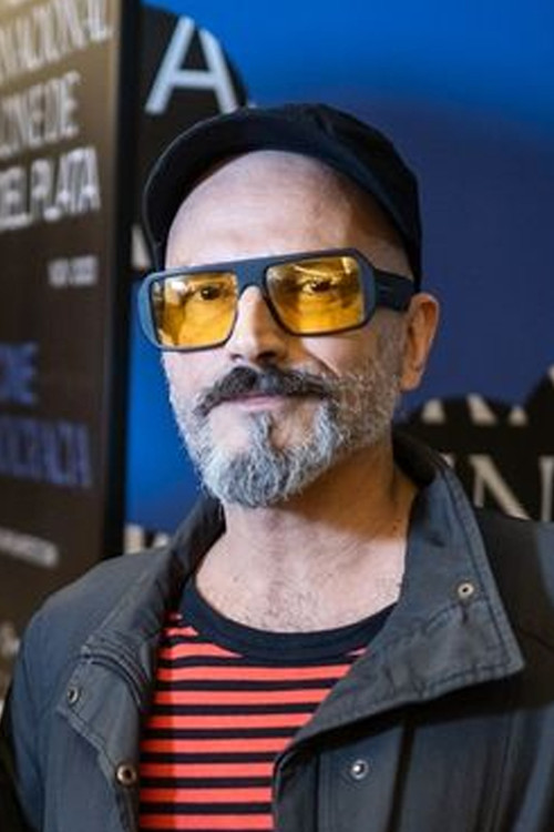 Gastón del Porto as Profesor (voz)