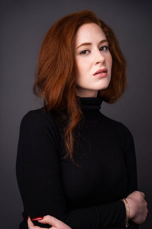 Shayna Bezozo as Paparazzi #1