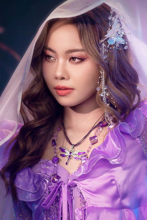 Sophia Mercado as Self - Contestant