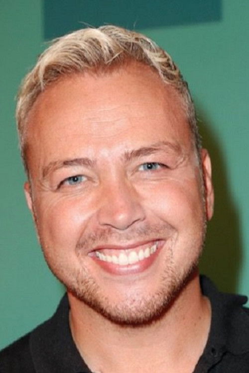 Jamai Loman as Self - Presentator