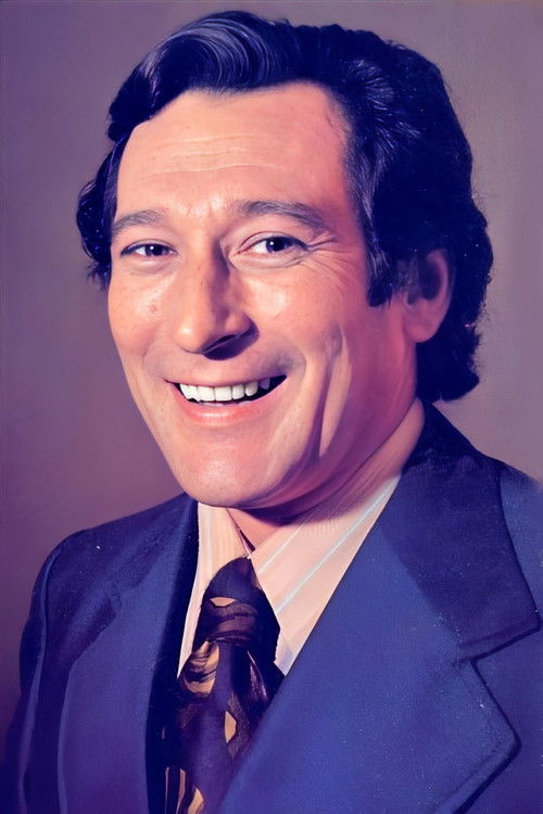 Paulo Goulart as Policeman