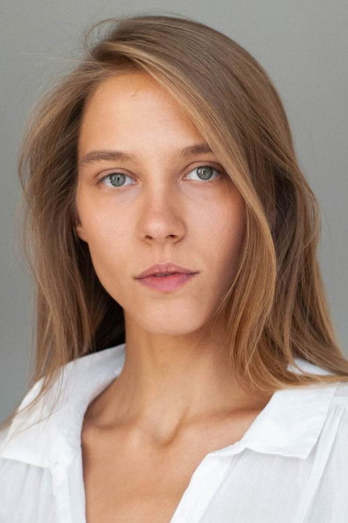 Daria Palahniuk as Liza