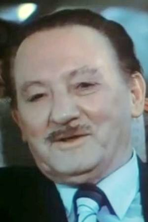 Ismail Abdel Meguid as حسين عبدالدايم