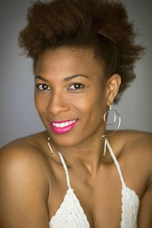 Leticia Cardoso as Deisy