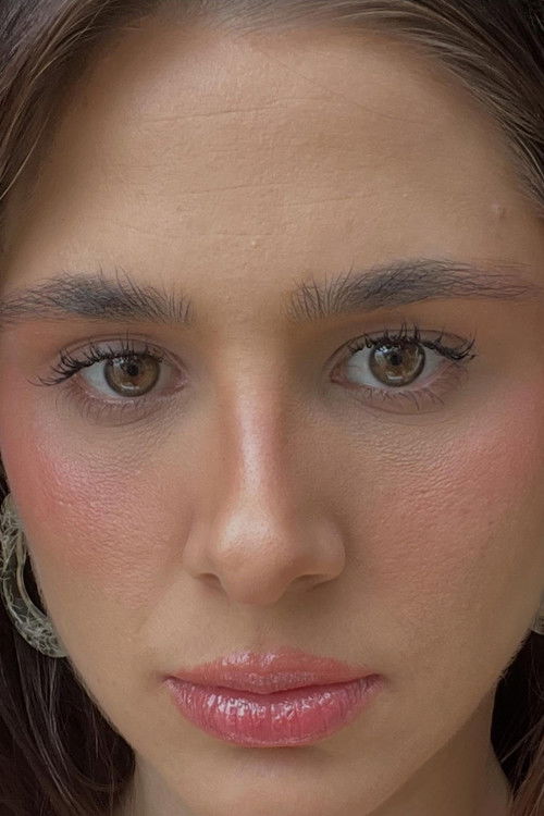 Katerina Amsler as Cínthia