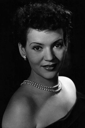 Renate Mannhardt as Teresa Vizzini