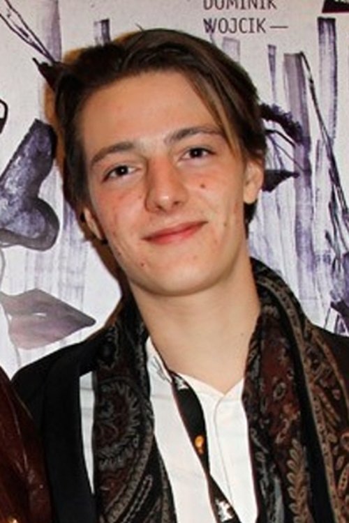 Eliott Paquet as Victor