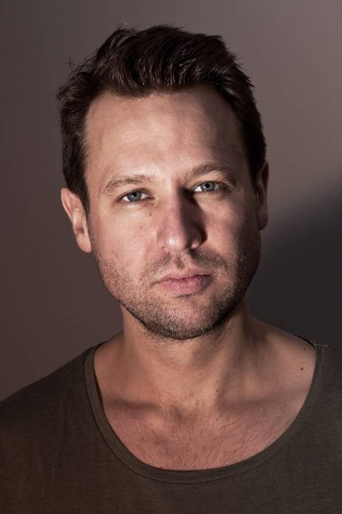 Jamie Bannerman as Jamie Sullivan