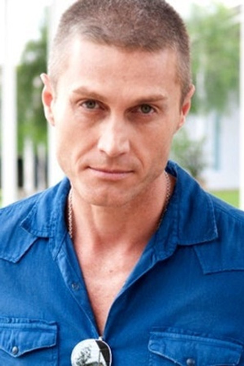 André Segatti as Cortez