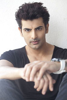 Rohit Bakshi as Piyush Raheja