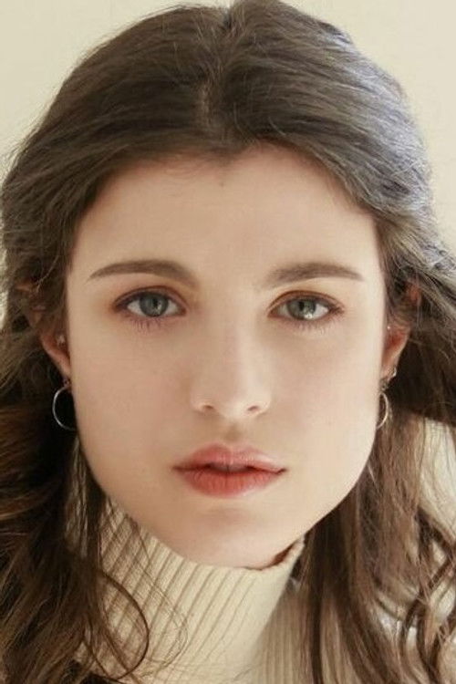 Ana Ruggiero as Sophie