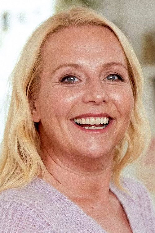 Linn Skåber as Marit Hermansen