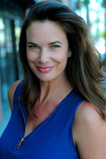 Anastasia Foster as Molly