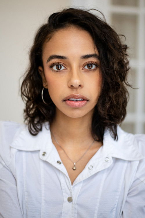 Arielle Mailloux as Camille