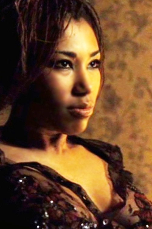 Evelyne Armela O'Bami as Reina