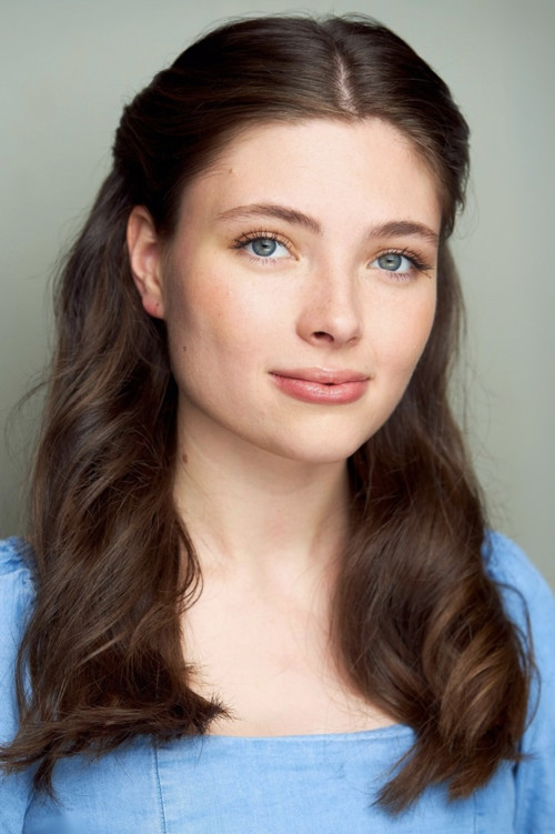 Lizzy Cenicola as Daisy