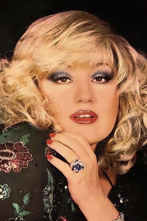 Gönül Akkor as Ayşe / Gönül Akkor