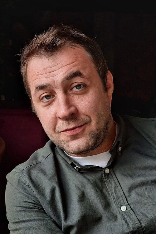 Azer Aydemir as Kamran Ağabəyov