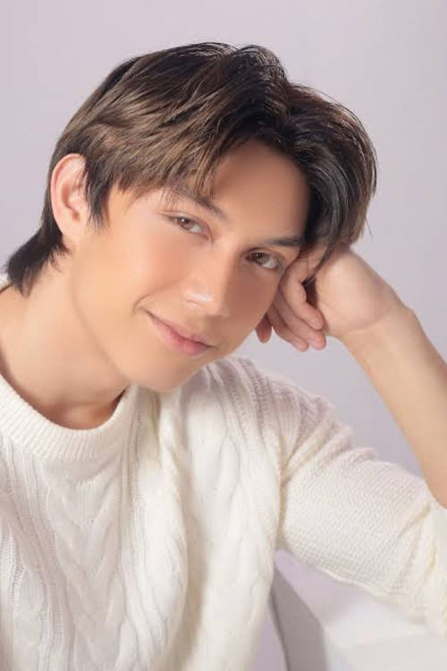 Iñigo Jose as Self - Celebrity Collab Housemate