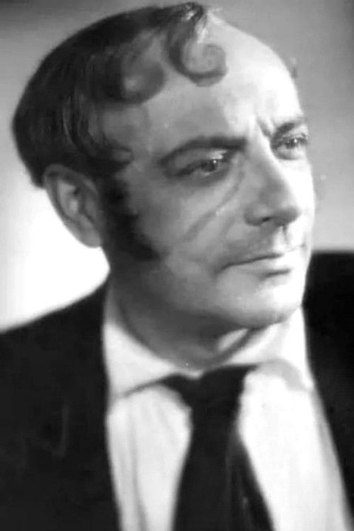 Pedro Fernández Cuenca as Tío Eusebio