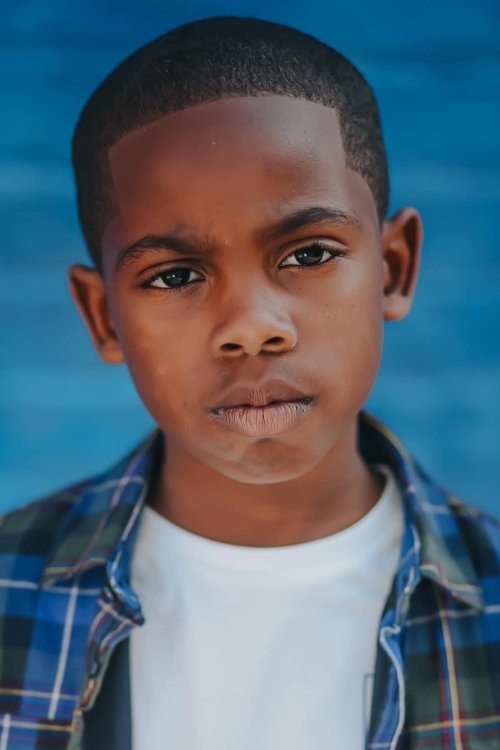 Ayden Gavin as Major