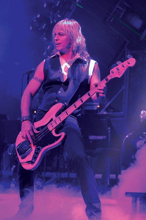 Johnny Lee Middleton as Bassist