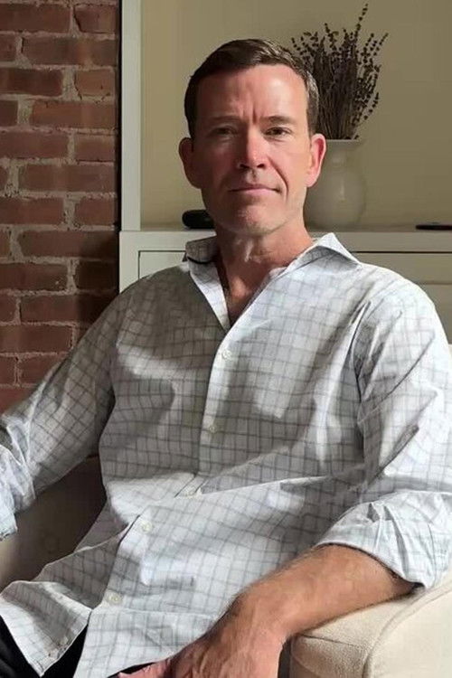 Michael Maggart as Stagehand