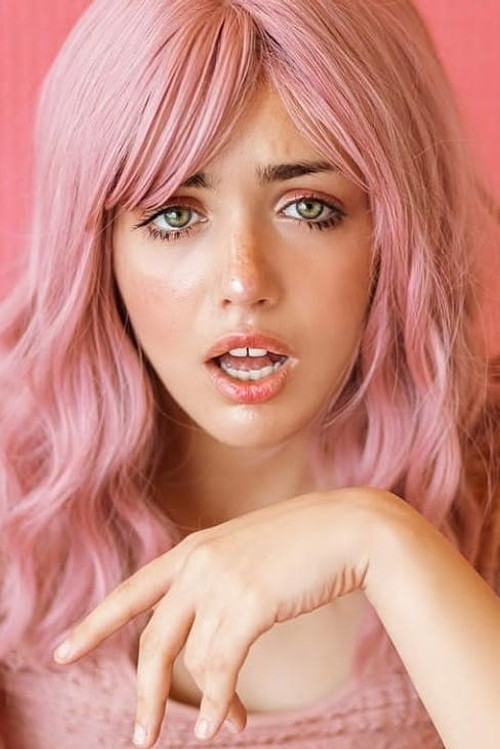 Manel Belkhelfa as Karima / Zorah 18 ans