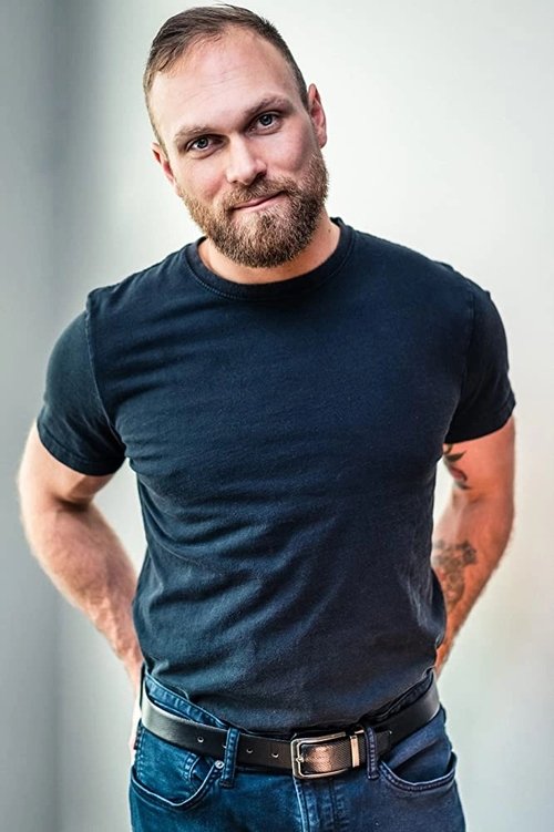 Jonathan Vellner as Sam Davis