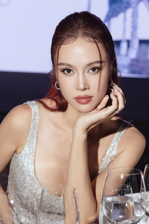 Vu Ngoc Anh as Self