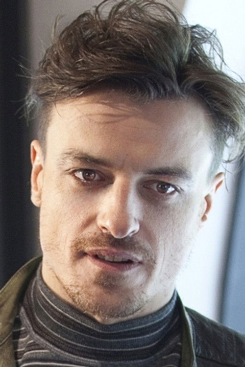 Alessandro Averone as Davide