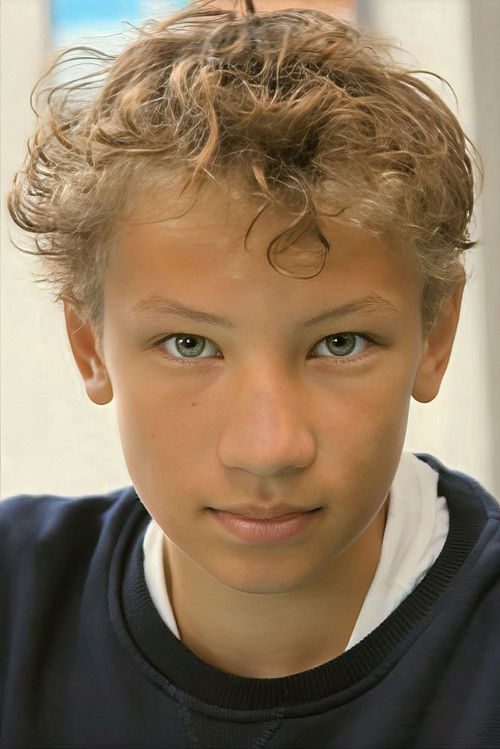 Marius Ragan Melbye as Tobias