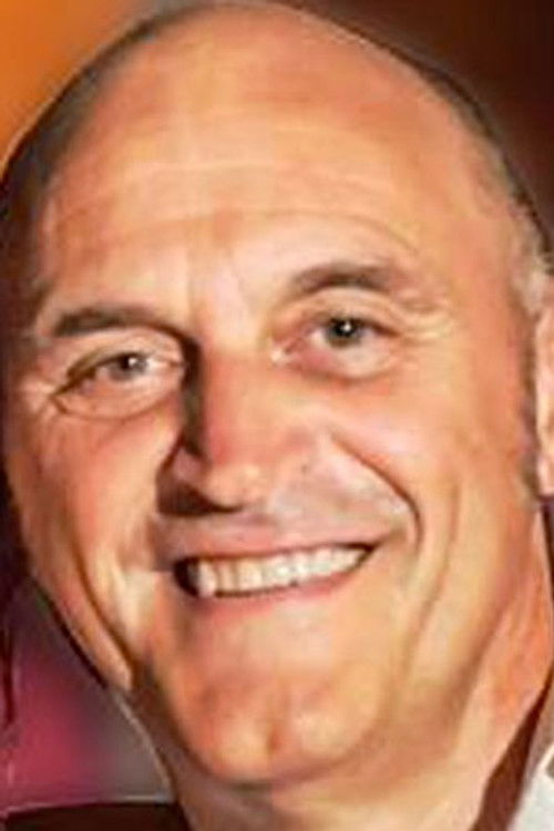 Luciano Donda as Ragioniere