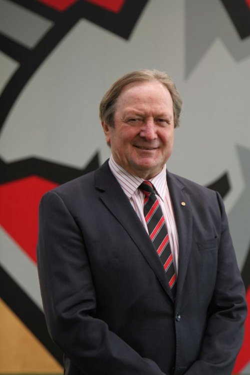 Kevin Sheedy as Self