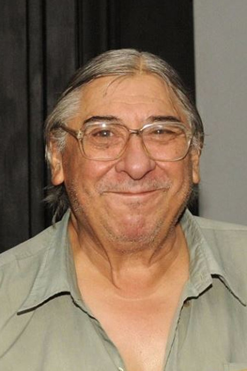 Rolando López as Arcángel