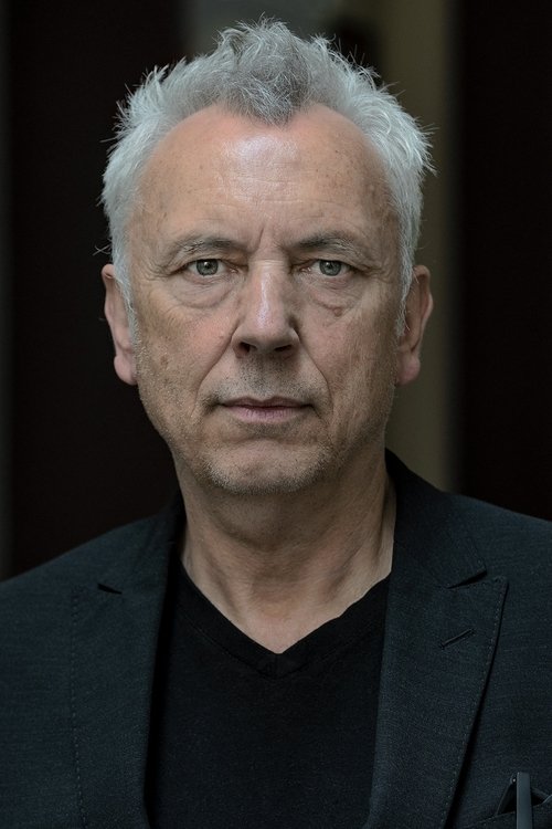 Max Eipp as Musiklehrer