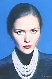 Irina Sabanova as Зина