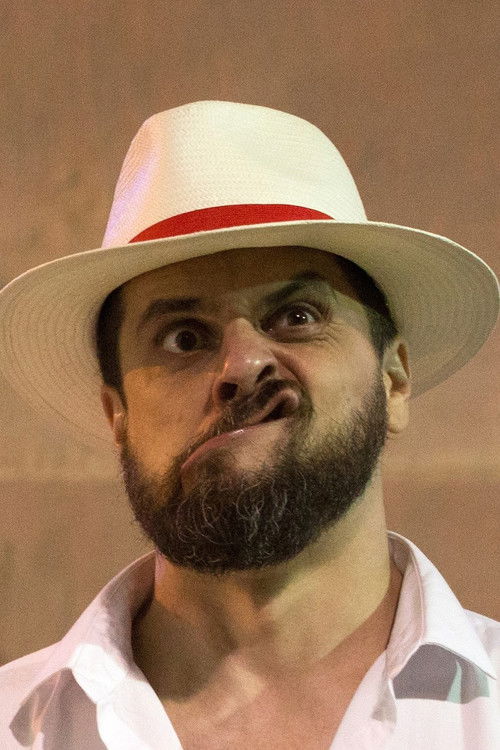 Angelo Arede as Transeunte patolado