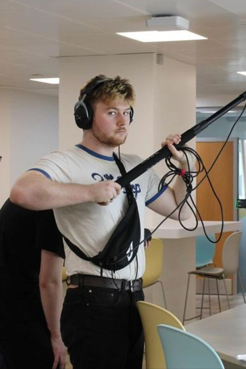 Jack Evans as Delivery Driver