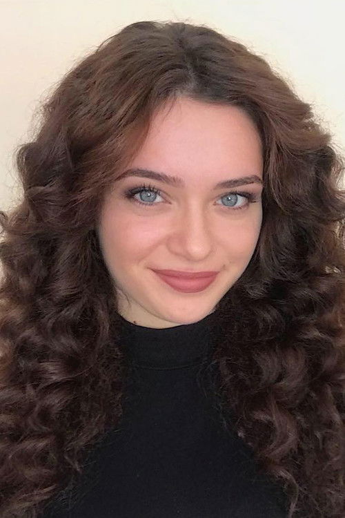 Katka Krajčovičová as Júlia