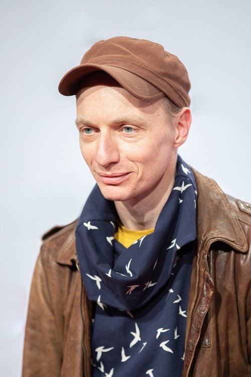 Dietrich Brüggemann as Polizist