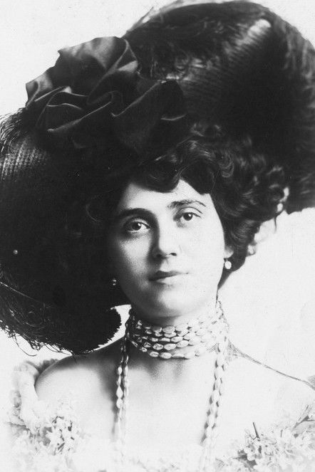 Evelyn Selbie as Stepan's Mother